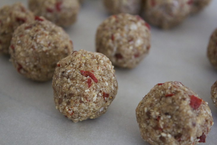 Gluten-Free Almond, Oat, Goji snacks